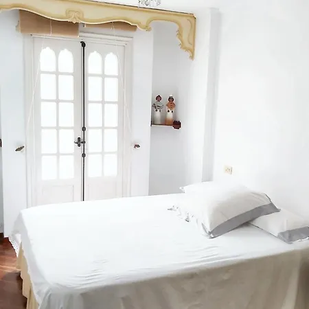 Spacious House With Terrace And Balcony In Ла-Корунья
