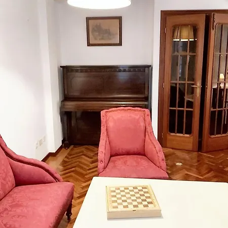Дом отдыха Spacious House With Terrace And Balcony In *