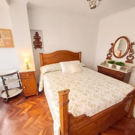 Дом отдыха Spacious House With Terrace And Balcony In Ла-Корунья