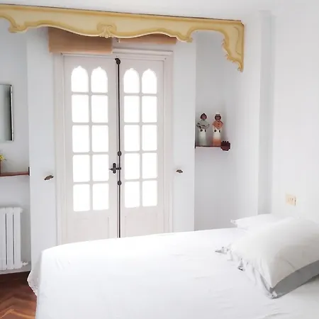 Дом отдыха Spacious House With Terrace And Balcony In