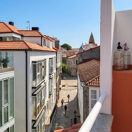 Дом отдыха Spacious House With Terrace And Balcony In *